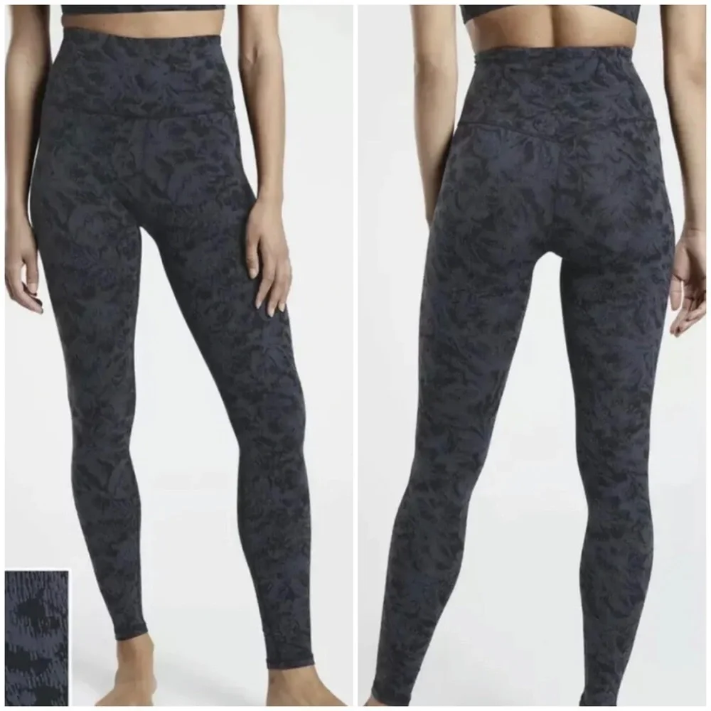 Athleta • Elation 7/8 Textured Tight Frosted Floral Navy Black